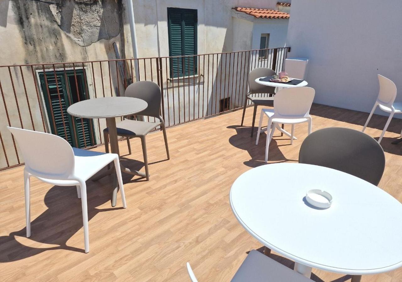 B&B Tra Le Vie Del Borgo 维耶斯泰 外观 照片